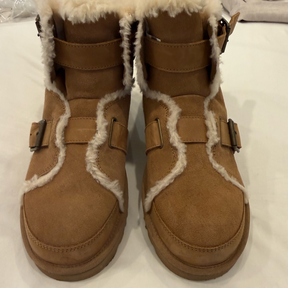 UGGS size us 8